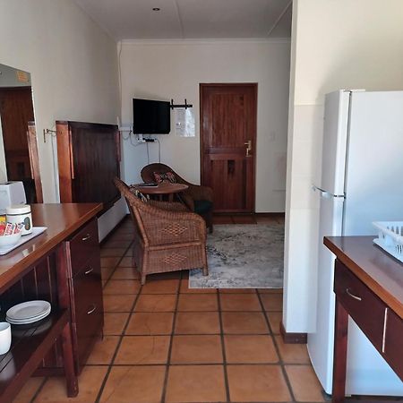Hotel Aant Dorpseind à Vanrhynsdorp Extérieur photo